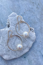 Pearls In Circle Earrings