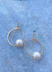 Pearls In Circle Earrings