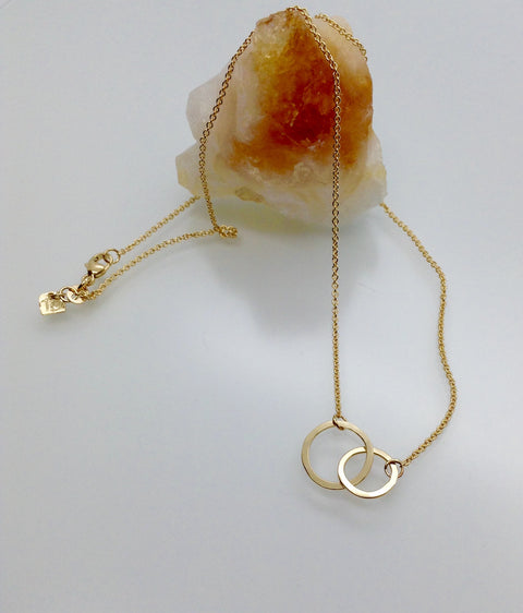 Interlocking Circles Necklace in 14k Solid Gold | Eternate